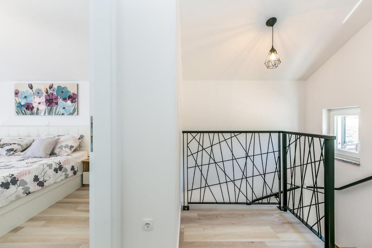 Holiday House San Michele Vrh  Ngoại thất bức ảnh